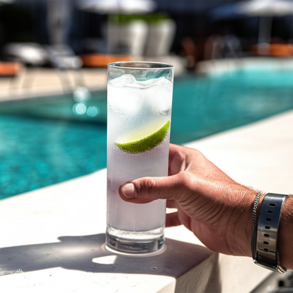 Copo Tubo Liffe Transparente 22 cl com água gelada e limão